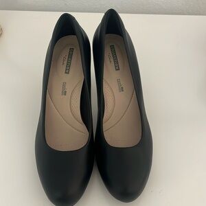 Clarks Platform Leather Black Pumps NWT Sz 7.5